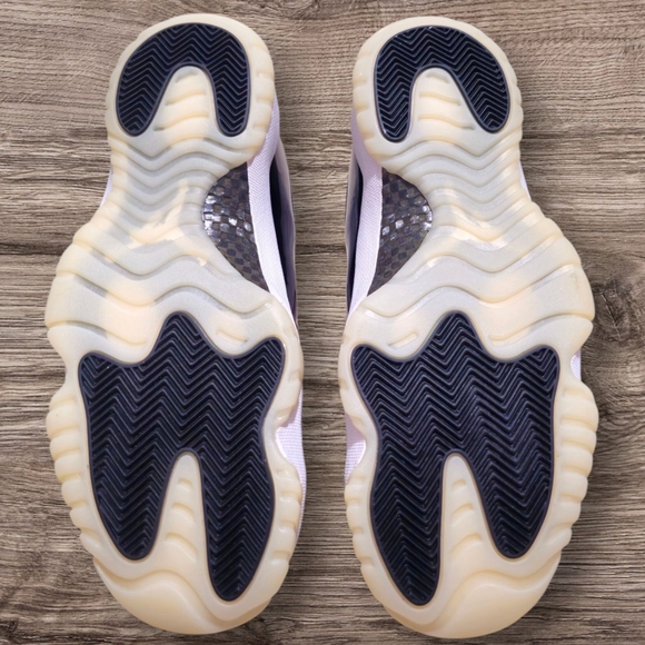 DS Air Jordan 11 Retro 'Gratitude' (2023) - Size 11 - CT8012-170 - OG All - Picture 6 of 7